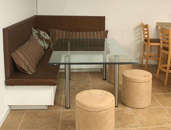 corner builtin table